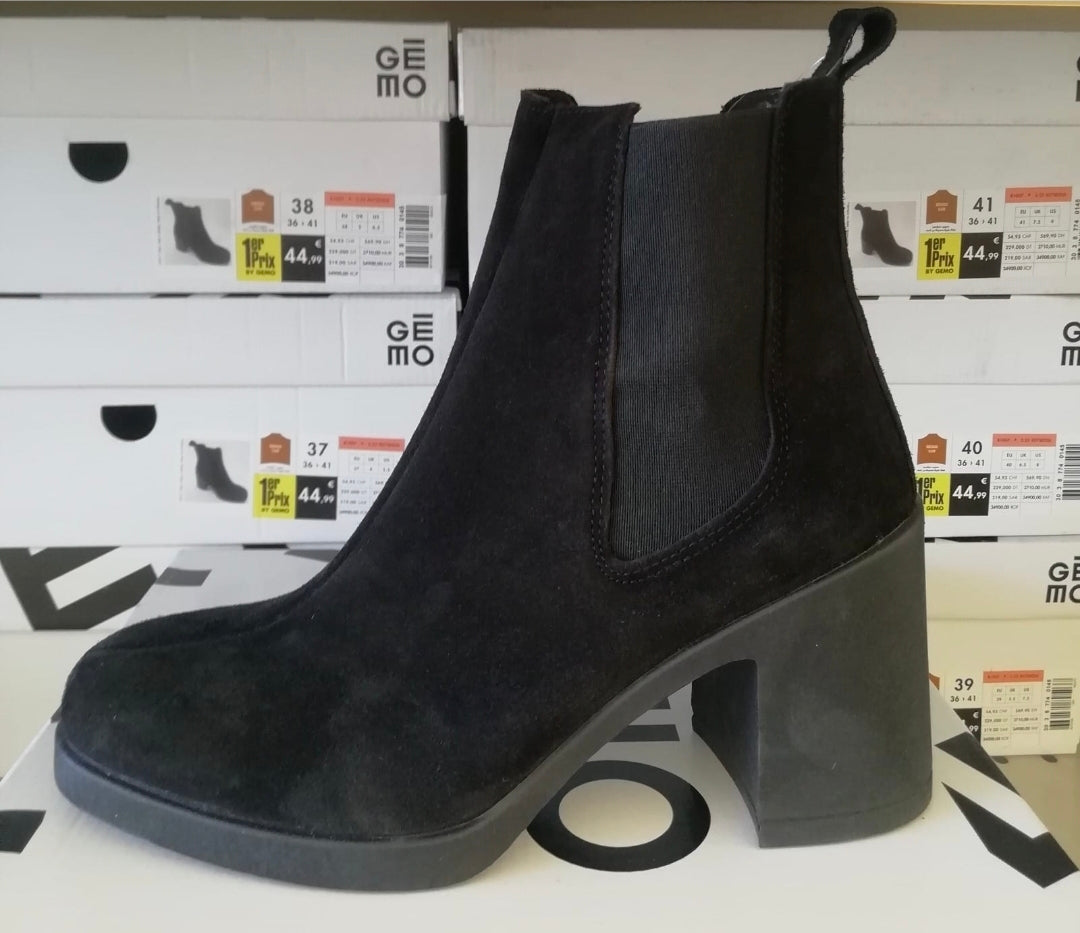 Stivaletto scamosciato